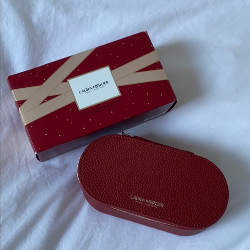 Laura Mercier make up case